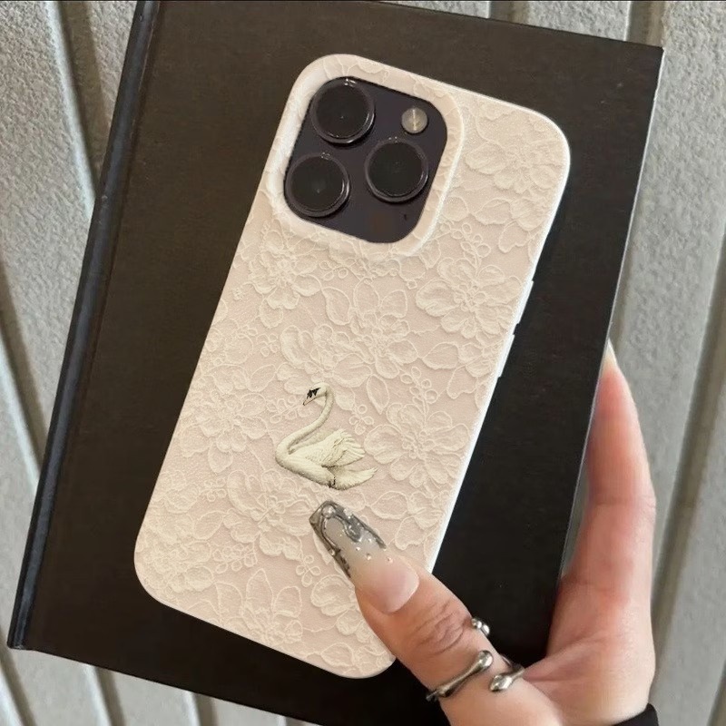 Lace Swan Pattern Lychee Textu - Apple Iphone 15 recension och pris